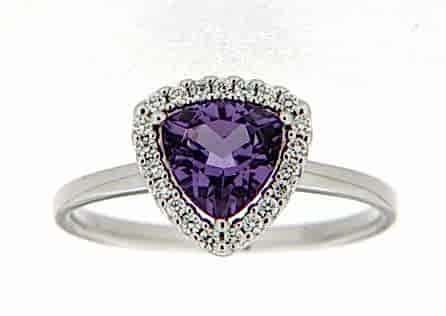 Haakonsen ring i hvitt gull med amethyst og diamanter 0.17 ct.